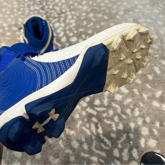 Under Armour Cleats - Picture 6 of 7